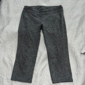 Grey cropped leggings